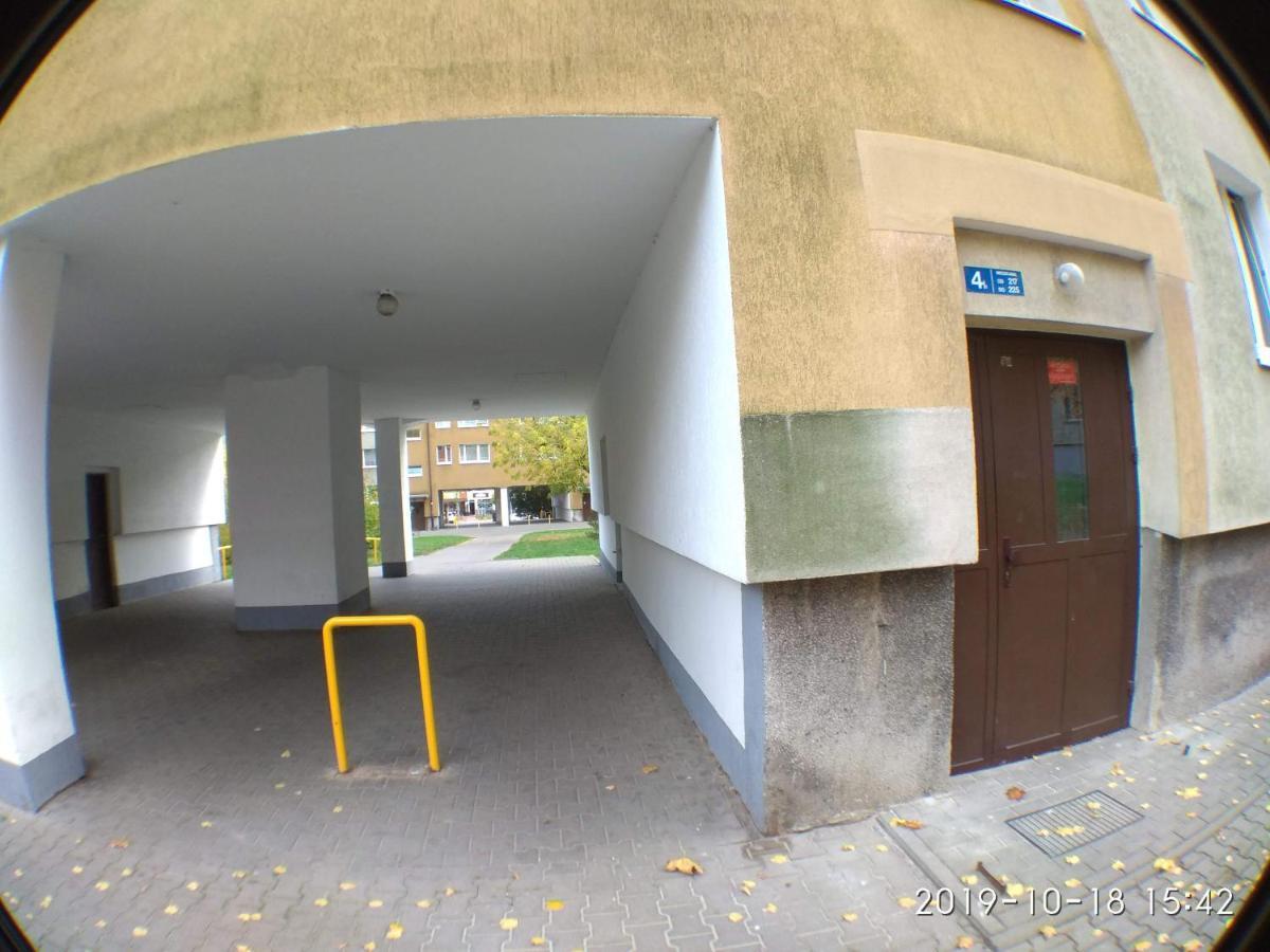 2120 Przyjazni 4 - Tanie Pokoje - Samodzielne Zameldowanie - Self Check In Poznań Eksteriør billede