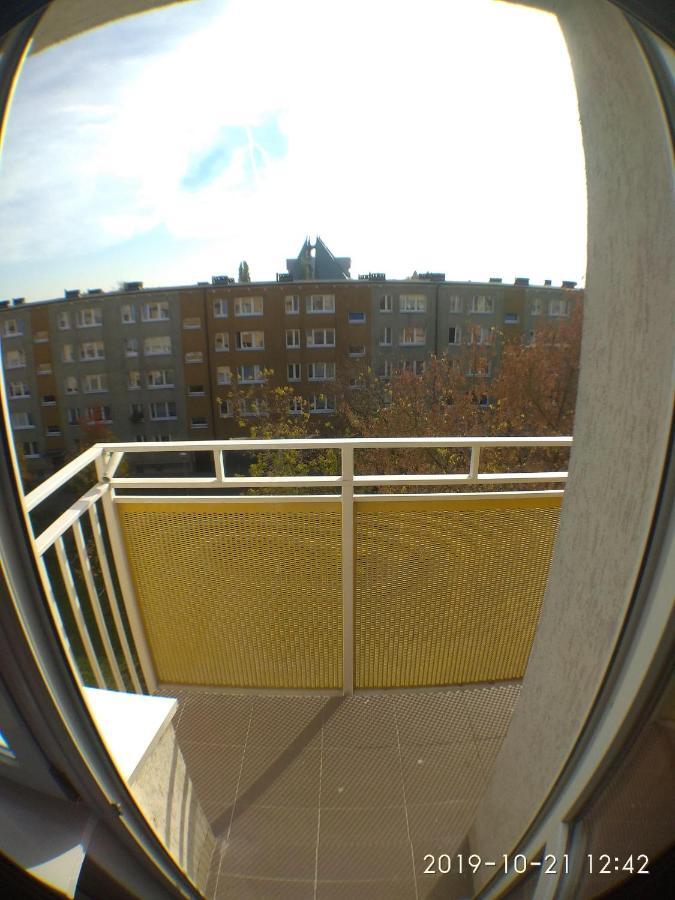 2120 Przyjazni 4 - Tanie Pokoje - Samodzielne Zameldowanie - Self Check In Poznań Eksteriør billede